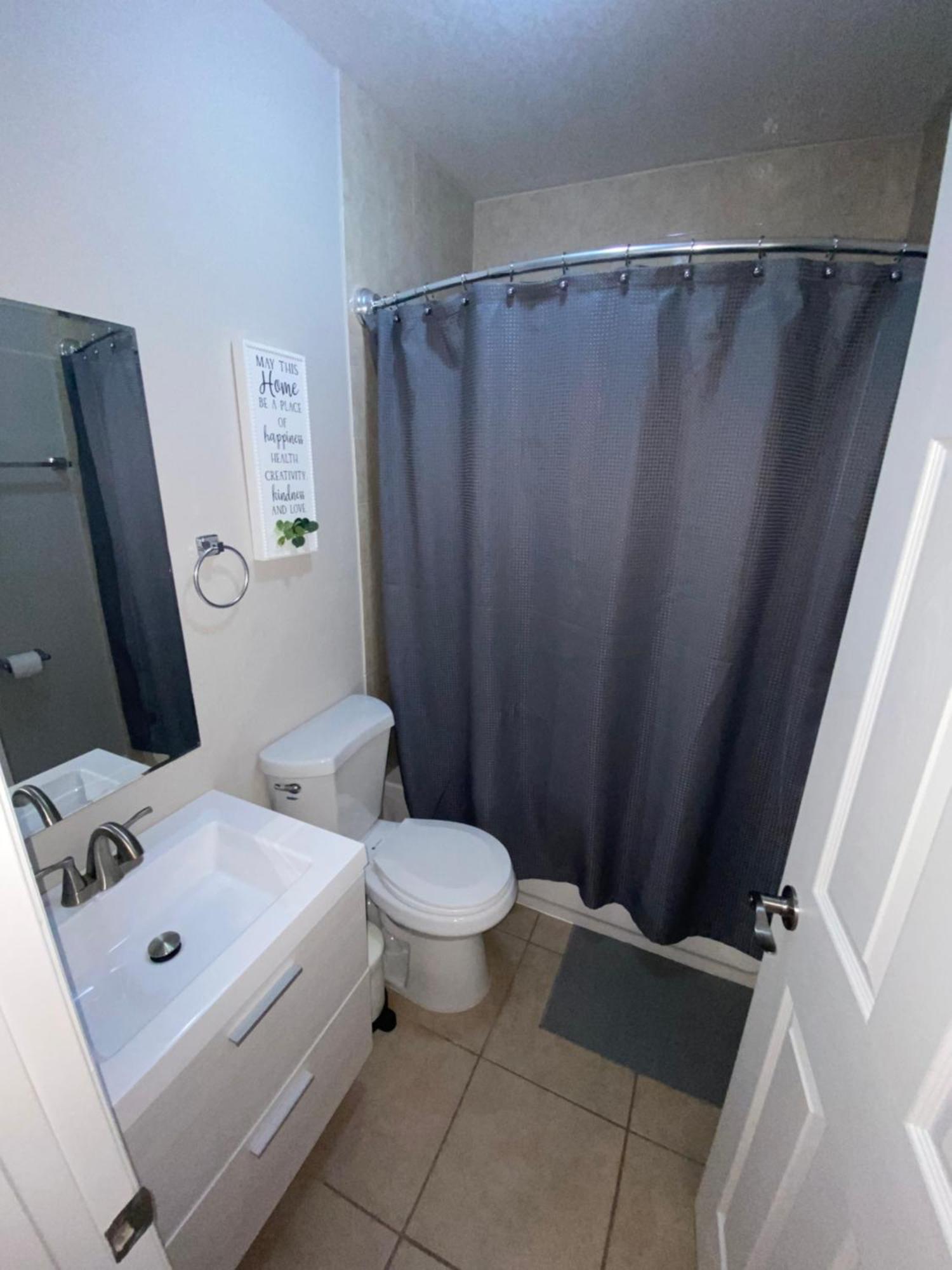 Luxurious Cozy Studio. Tampa Buitenkant foto
