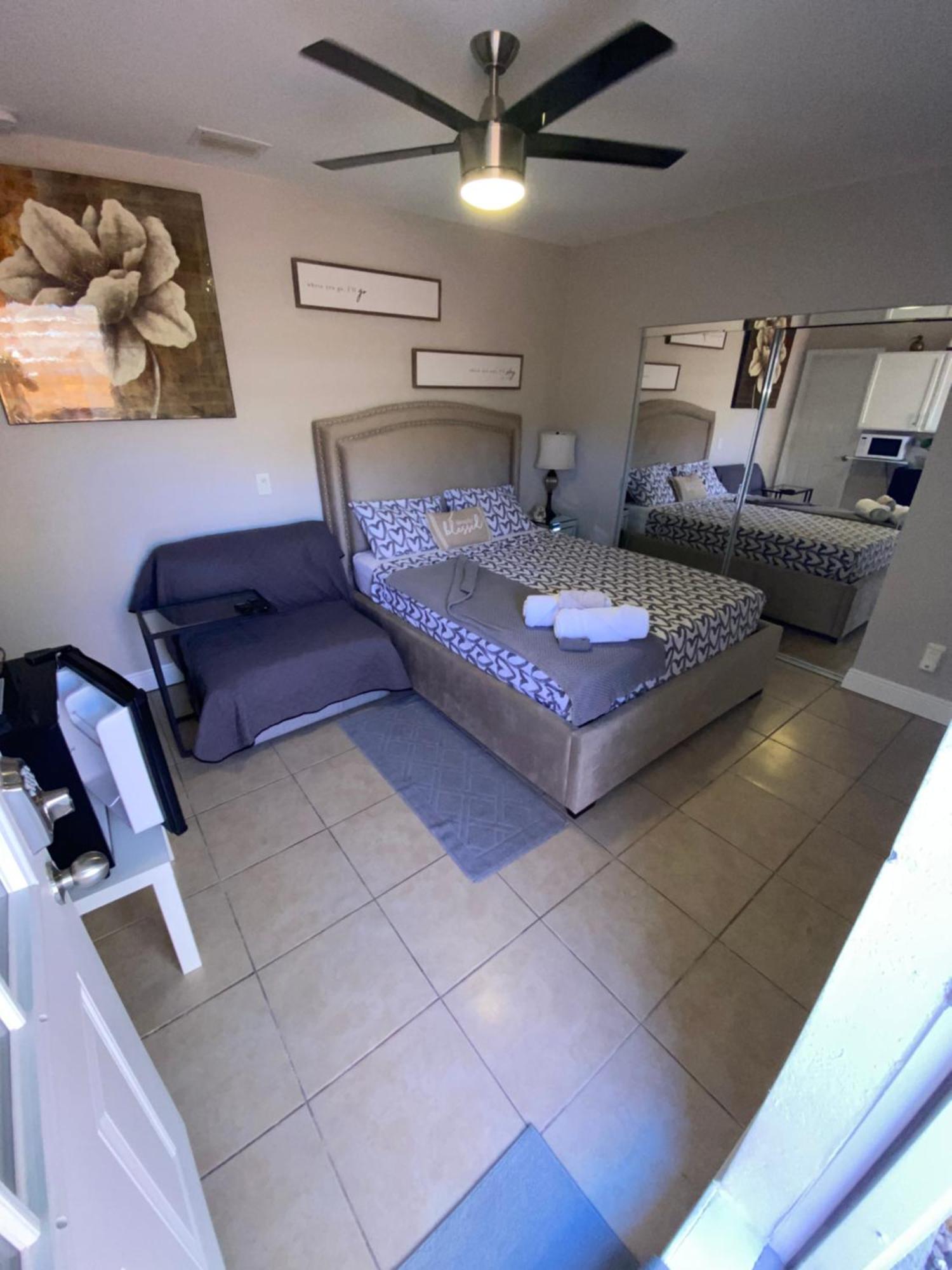 Luxurious Cozy Studio. Tampa Buitenkant foto